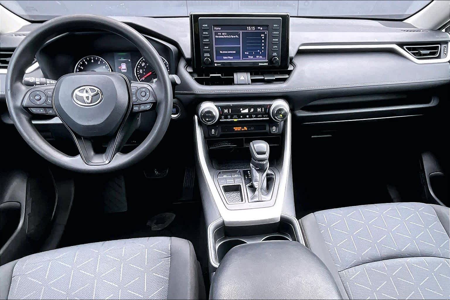 2021 Toyota RAV4 XLE Super White at AutoNation USA Houston