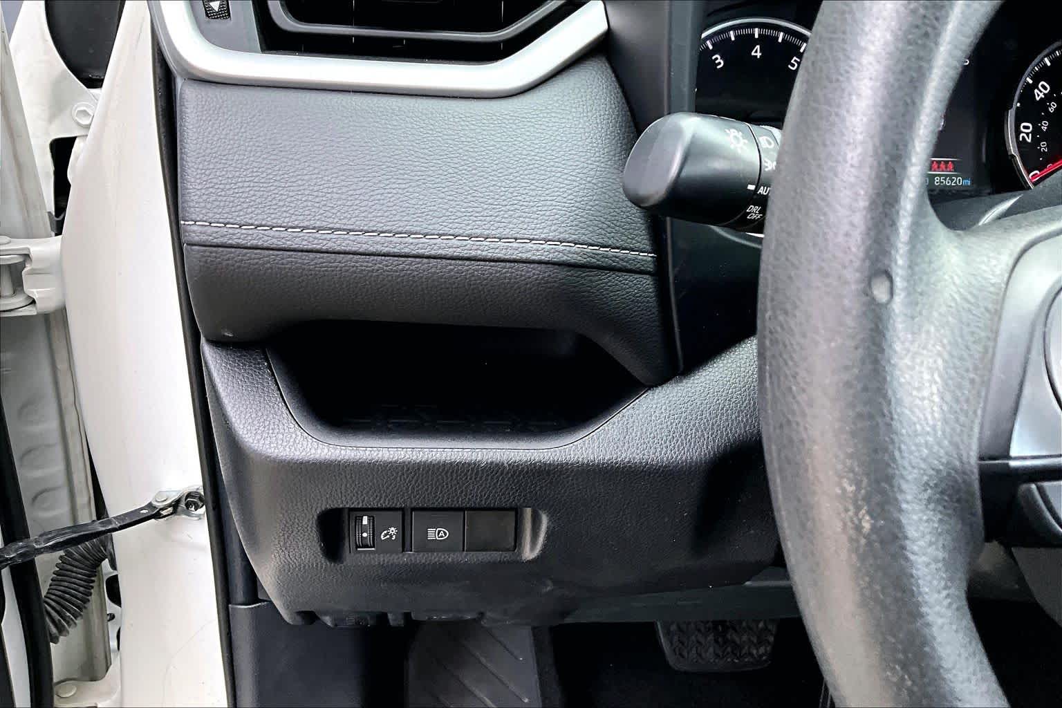 2021 Toyota RAV4 XLE Super White at AutoNation USA Houston