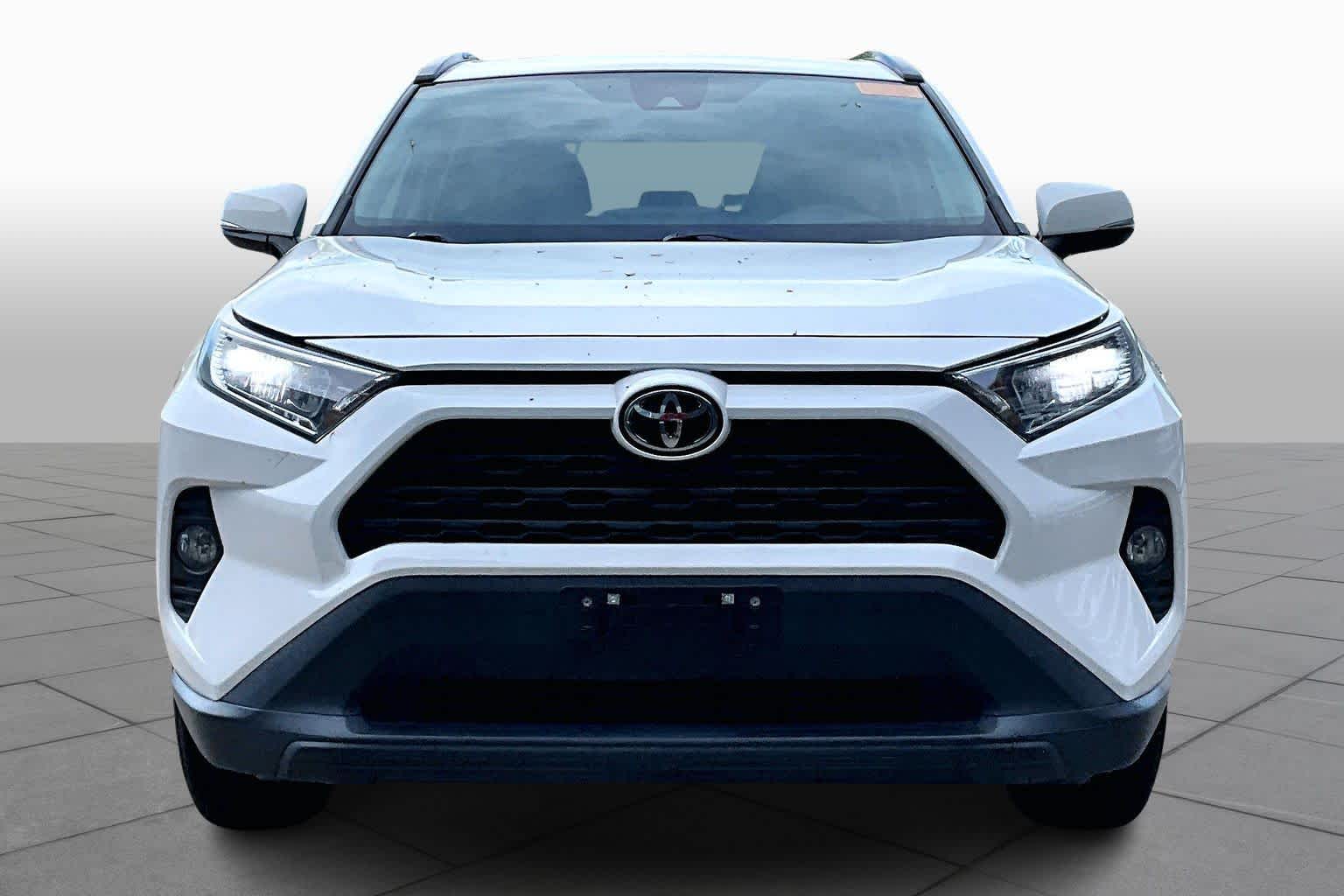 2021 Toyota RAV4 XLE Super White at AutoNation USA Houston