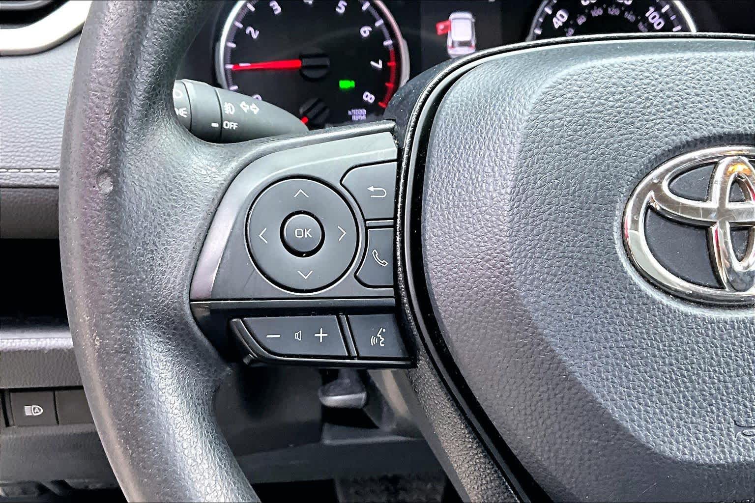 2021 Toyota RAV4 XLE Super White at AutoNation USA Houston