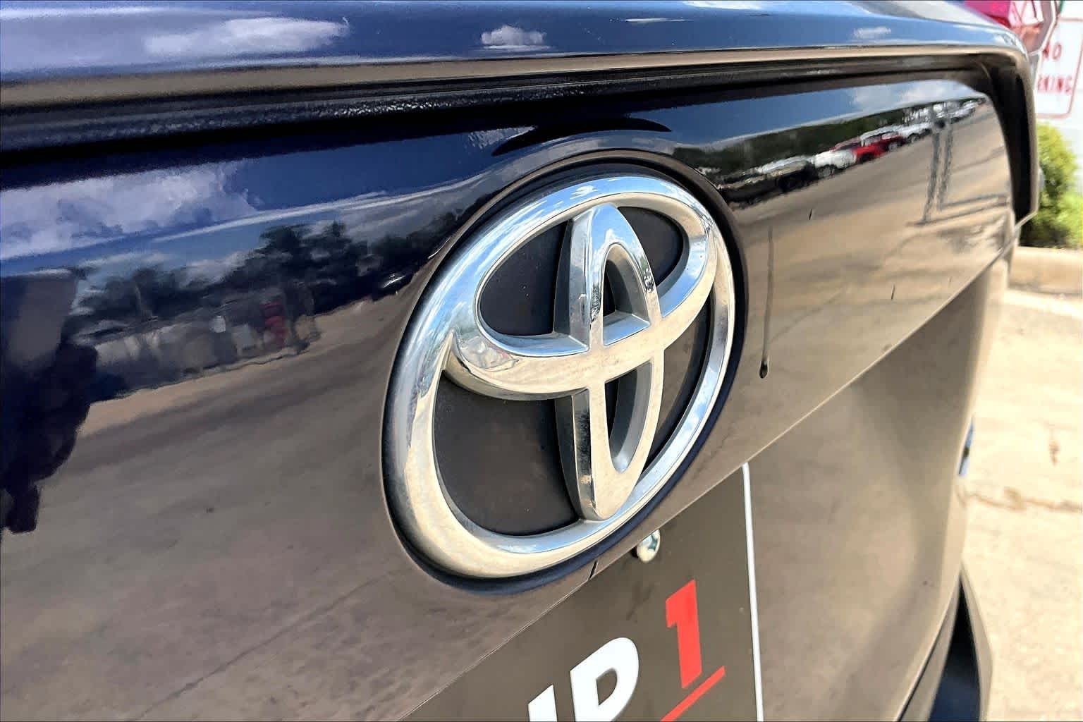 2020 Toyota RAV4 XLE Blueprint at Beck & Masten Kia