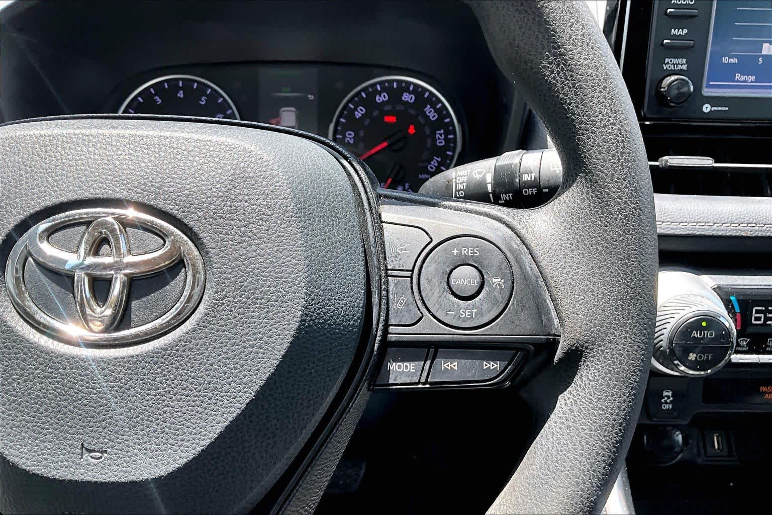 2020 Toyota RAV4 XLE Blueprint at Beck & Masten Kia