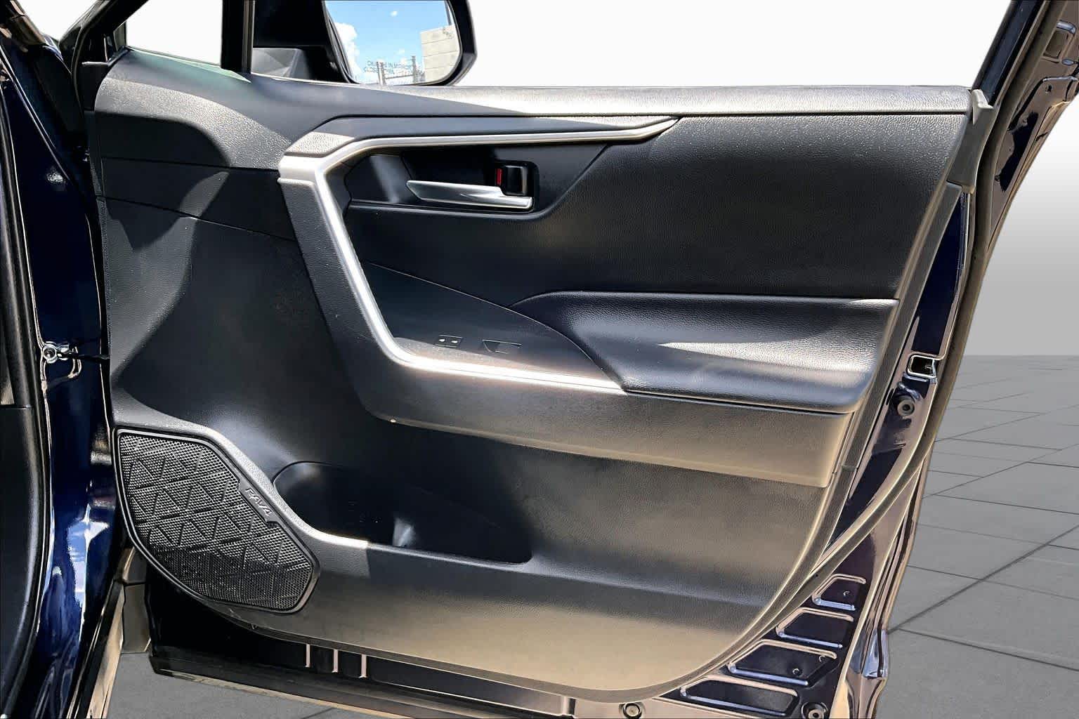 2020 Toyota RAV4 XLE Blueprint at Beck & Masten Kia