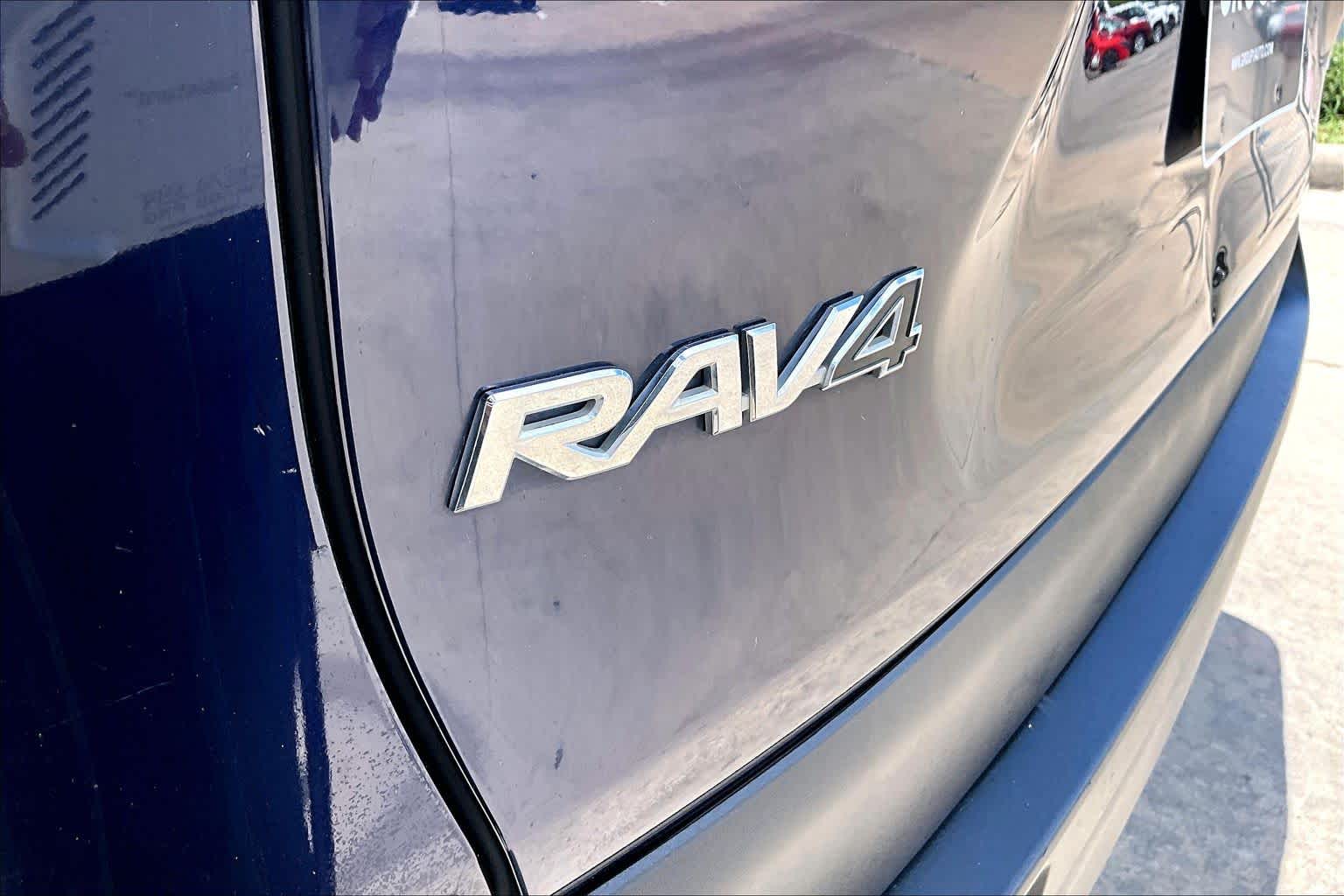2020 Toyota RAV4 XLE Blueprint at Beck & Masten Kia