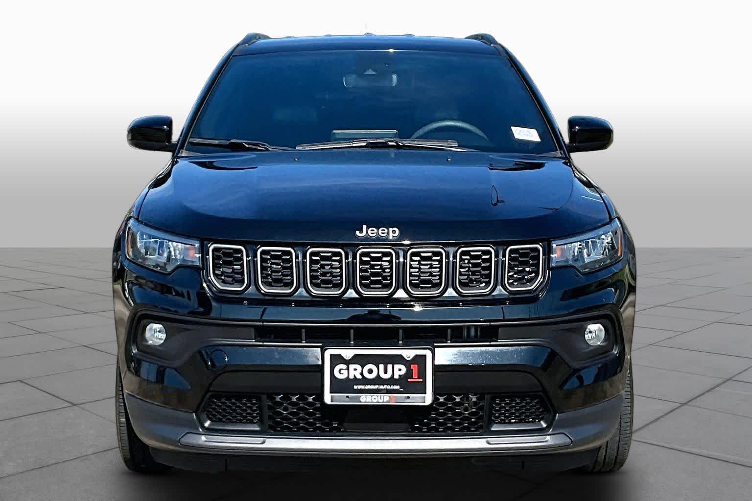 2025 Jeep Compass photo 4 of 34