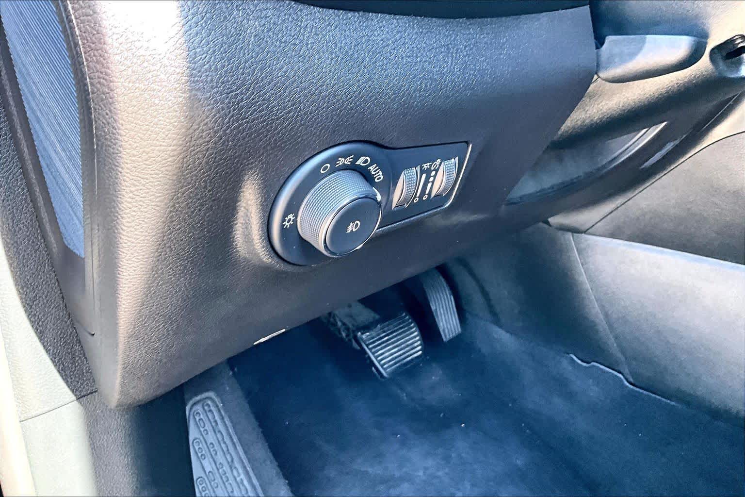 2025 Jeep Compass photo 33 of 34