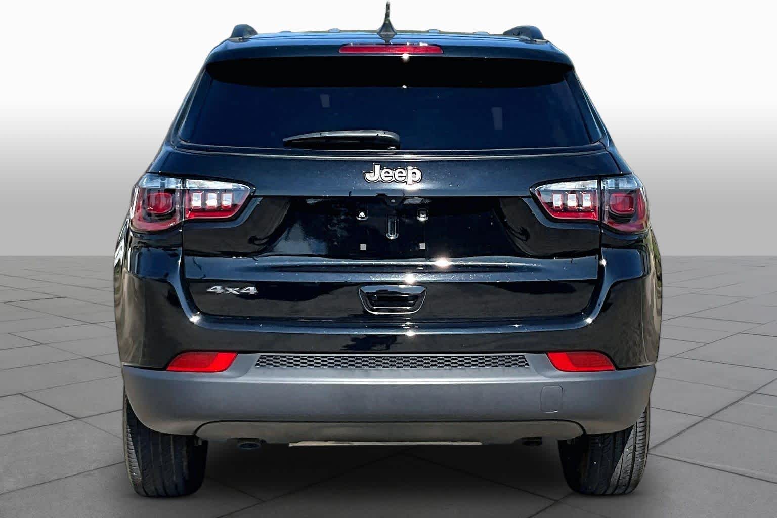 2025 Jeep Compass photo 5 of 34