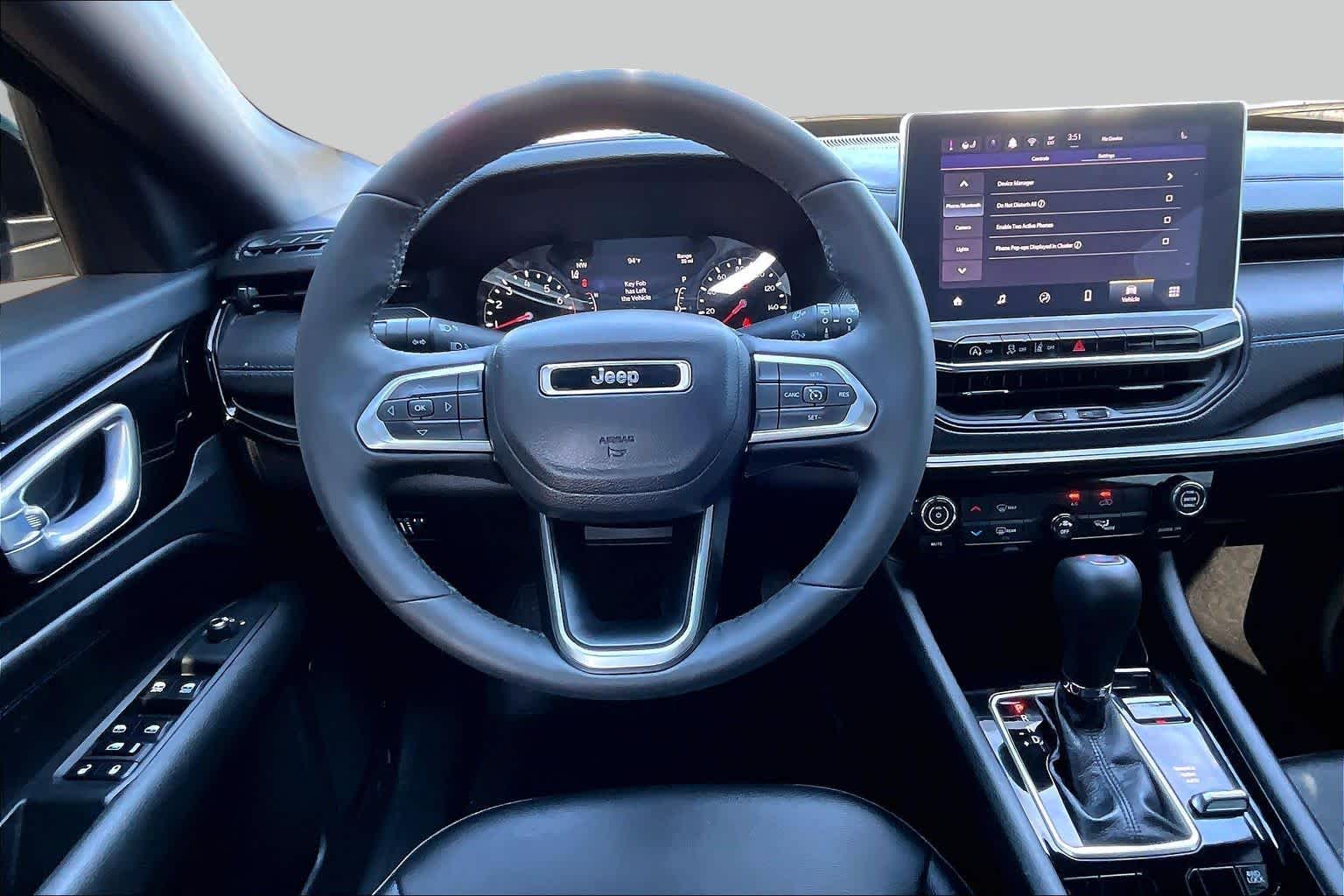 2025 Jeep Compass photo 6 of 34