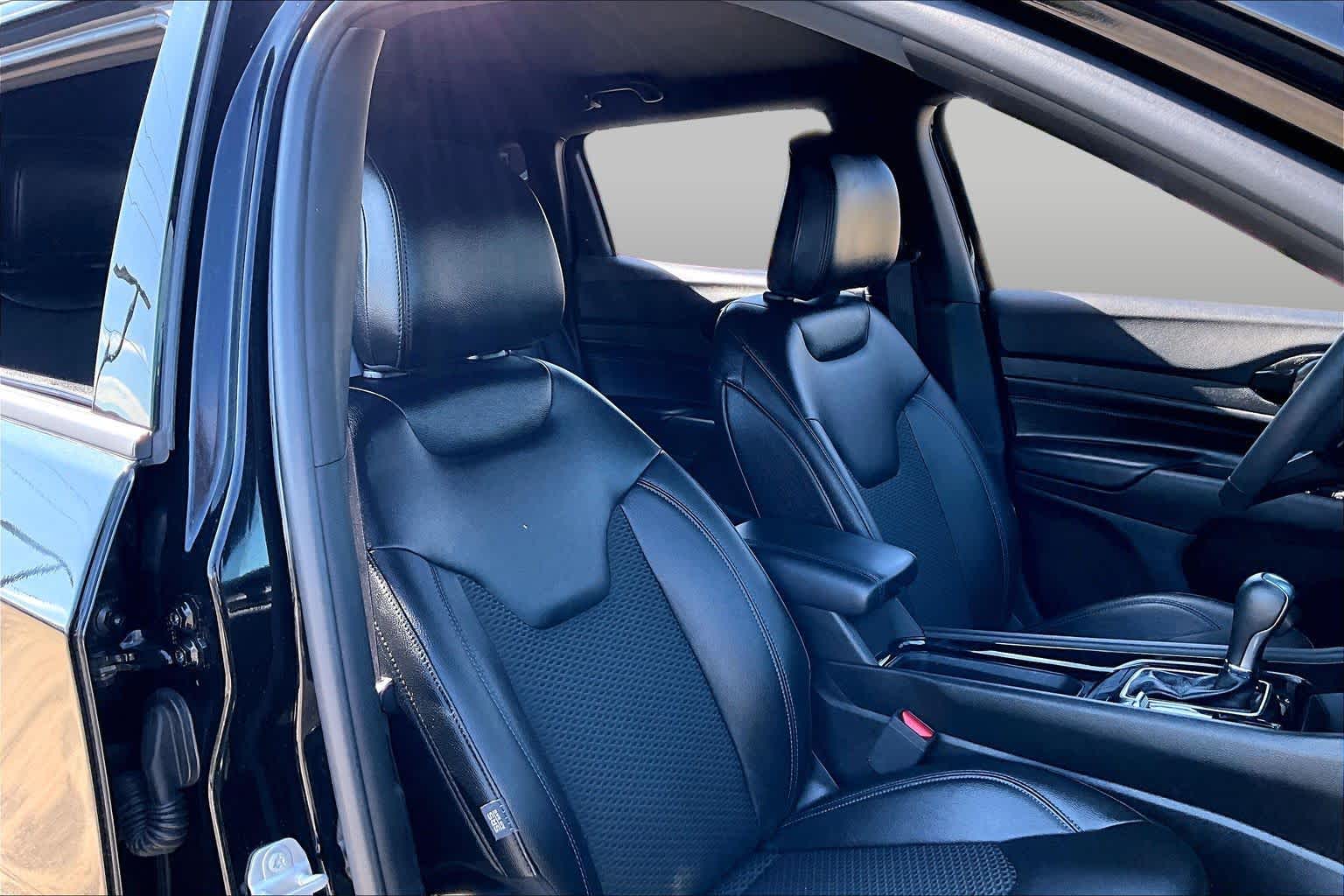 2025 Jeep Compass photo 9 of 34