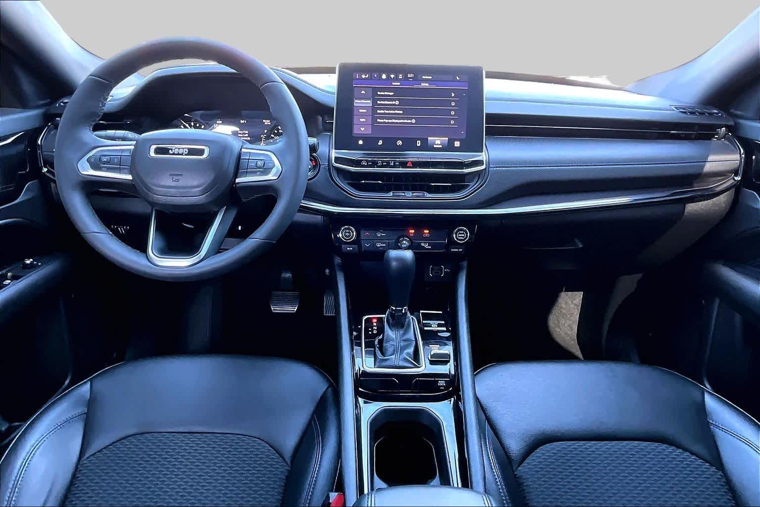 2025 Jeep Compass photo 15 of 34
