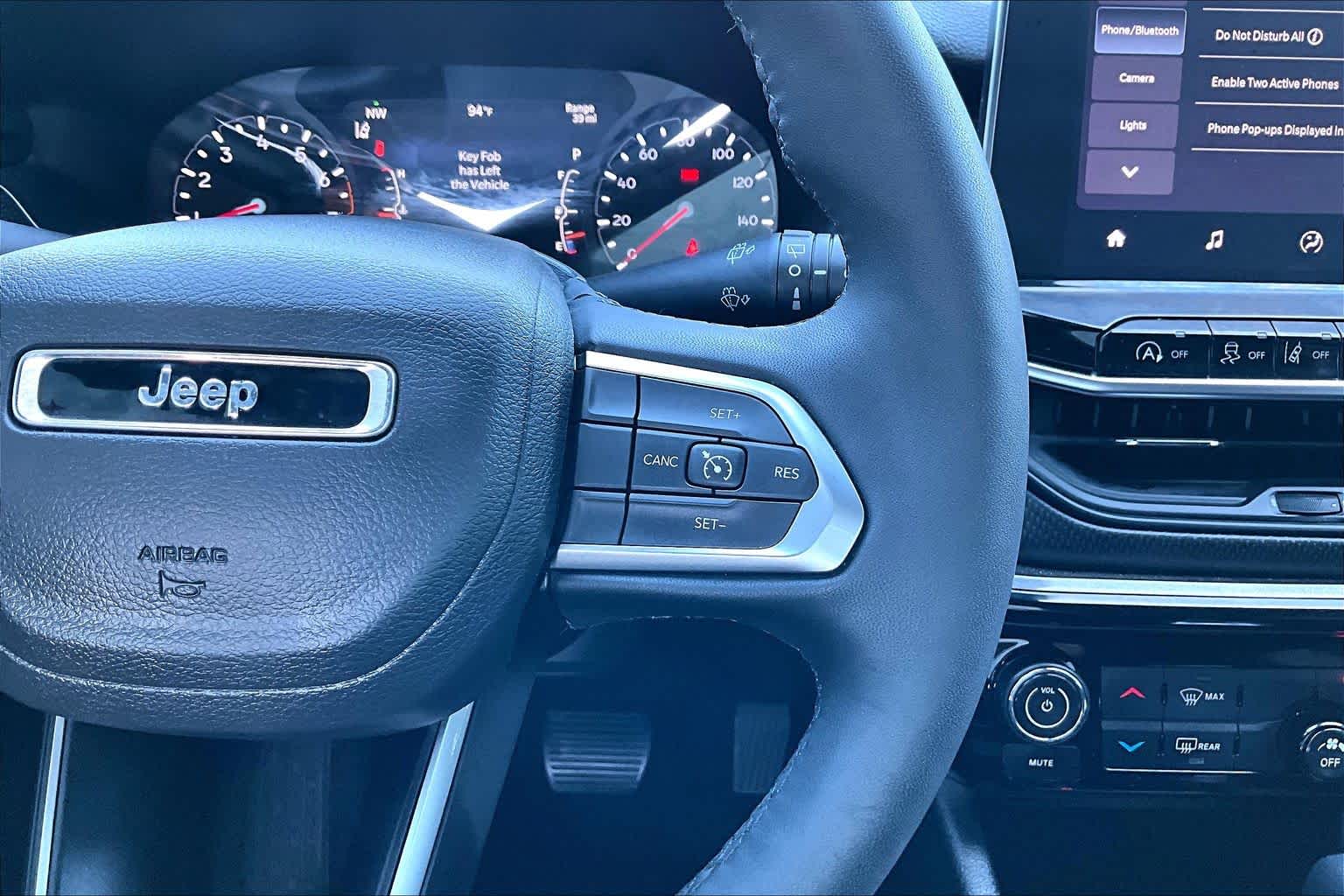 2025 Jeep Compass photo 24 of 34