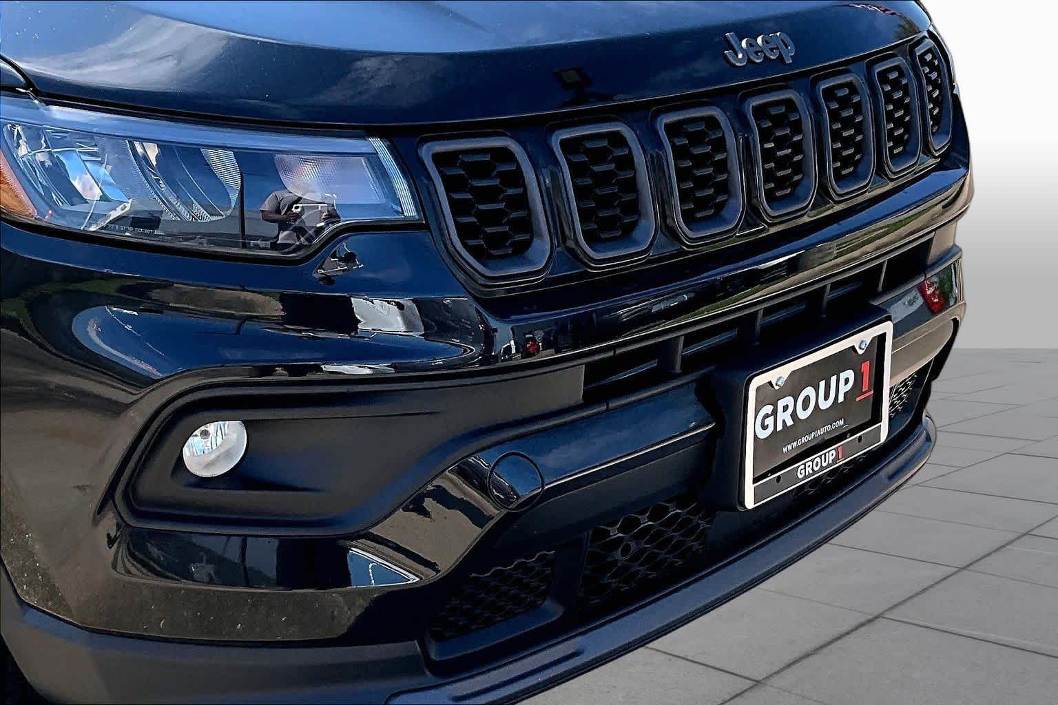2025 Jeep Compass photo 29 of 34