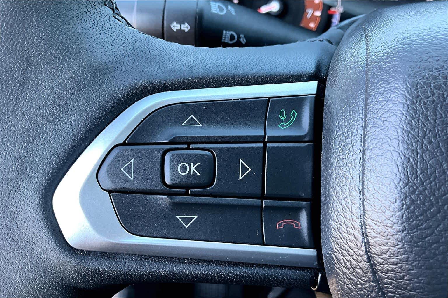 2025 Jeep Compass photo 32 of 34