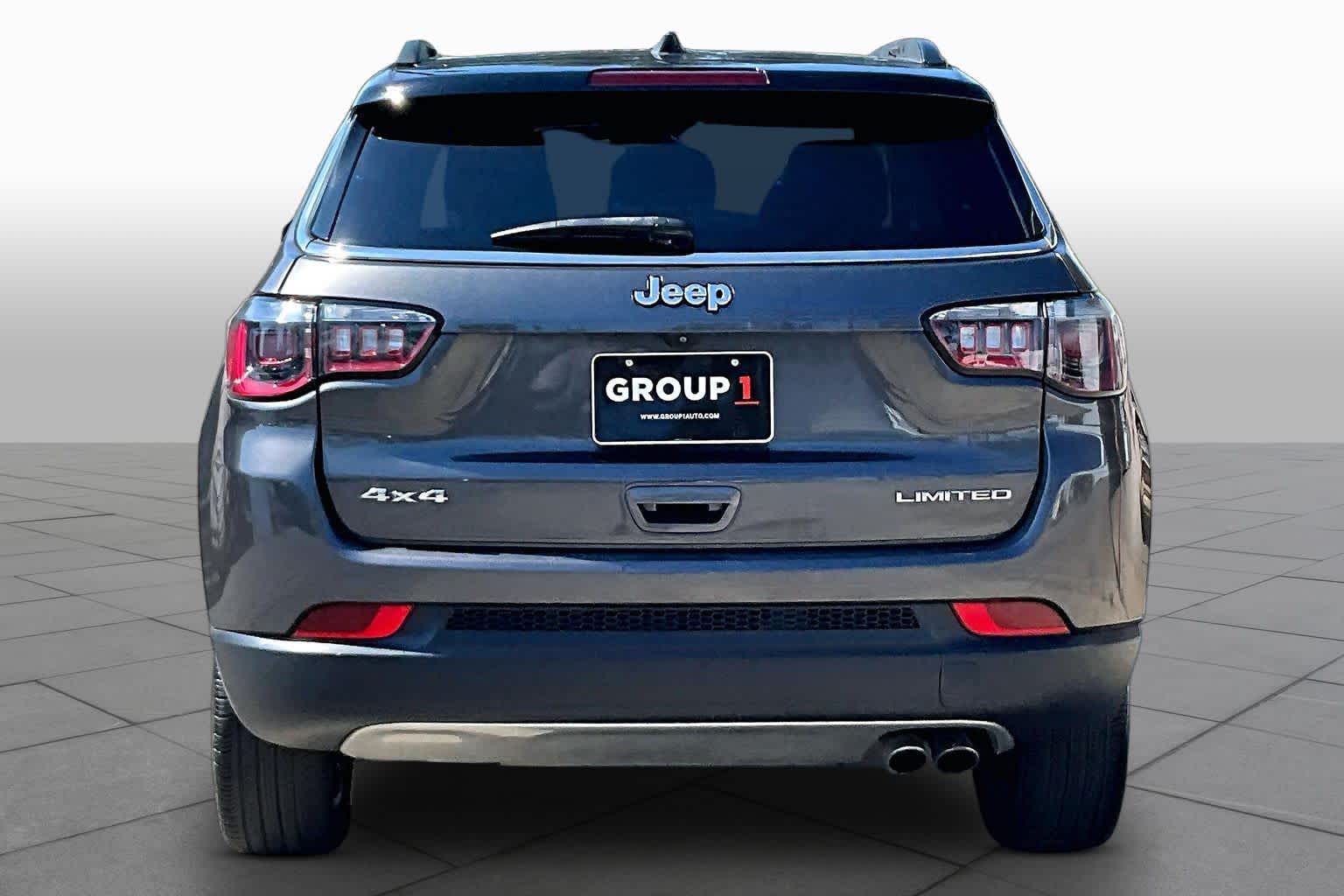 2022 Jeep Compass photo 5 of 33