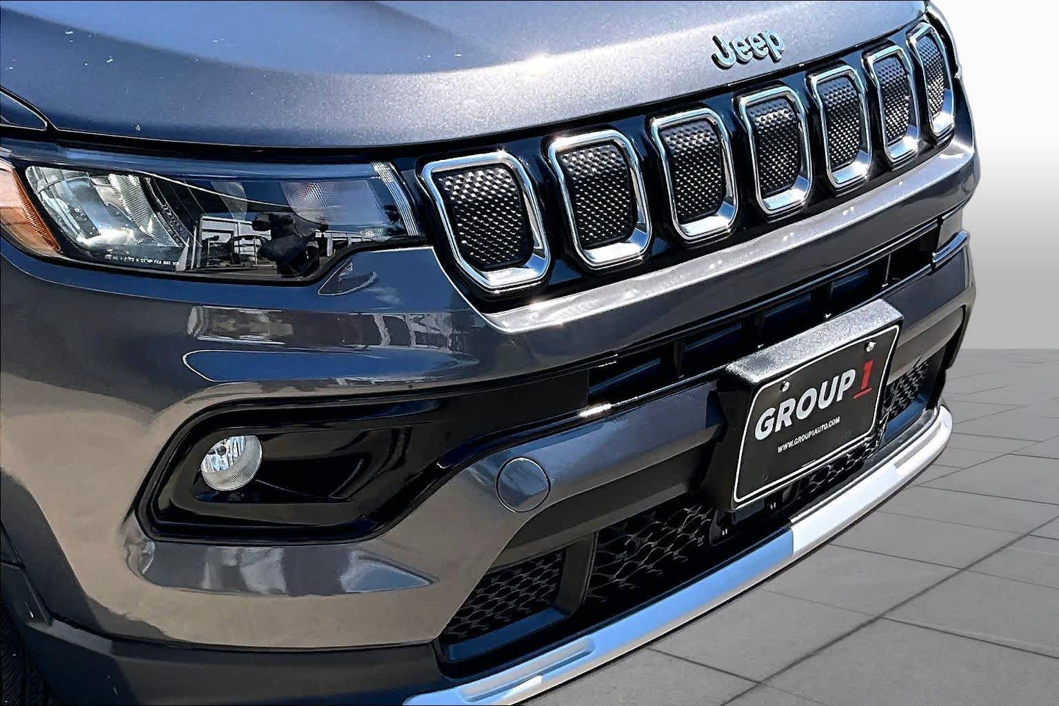 2022 Jeep Compass photo 28 of 33
