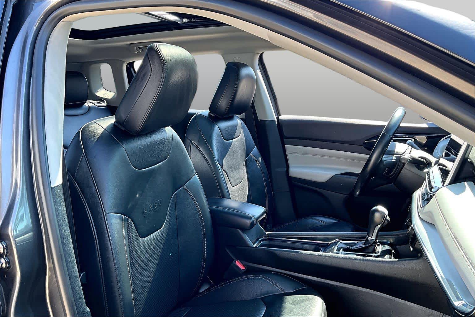 2022 Jeep Compass photo 9 of 33