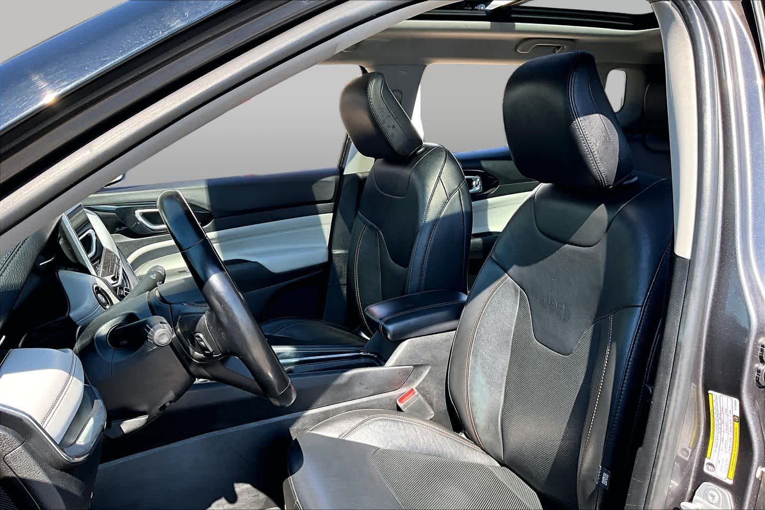 2022 Jeep Compass photo 8 of 33