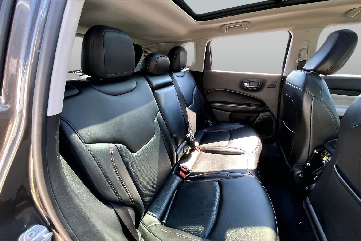 2022 Jeep Compass photo 19 of 33