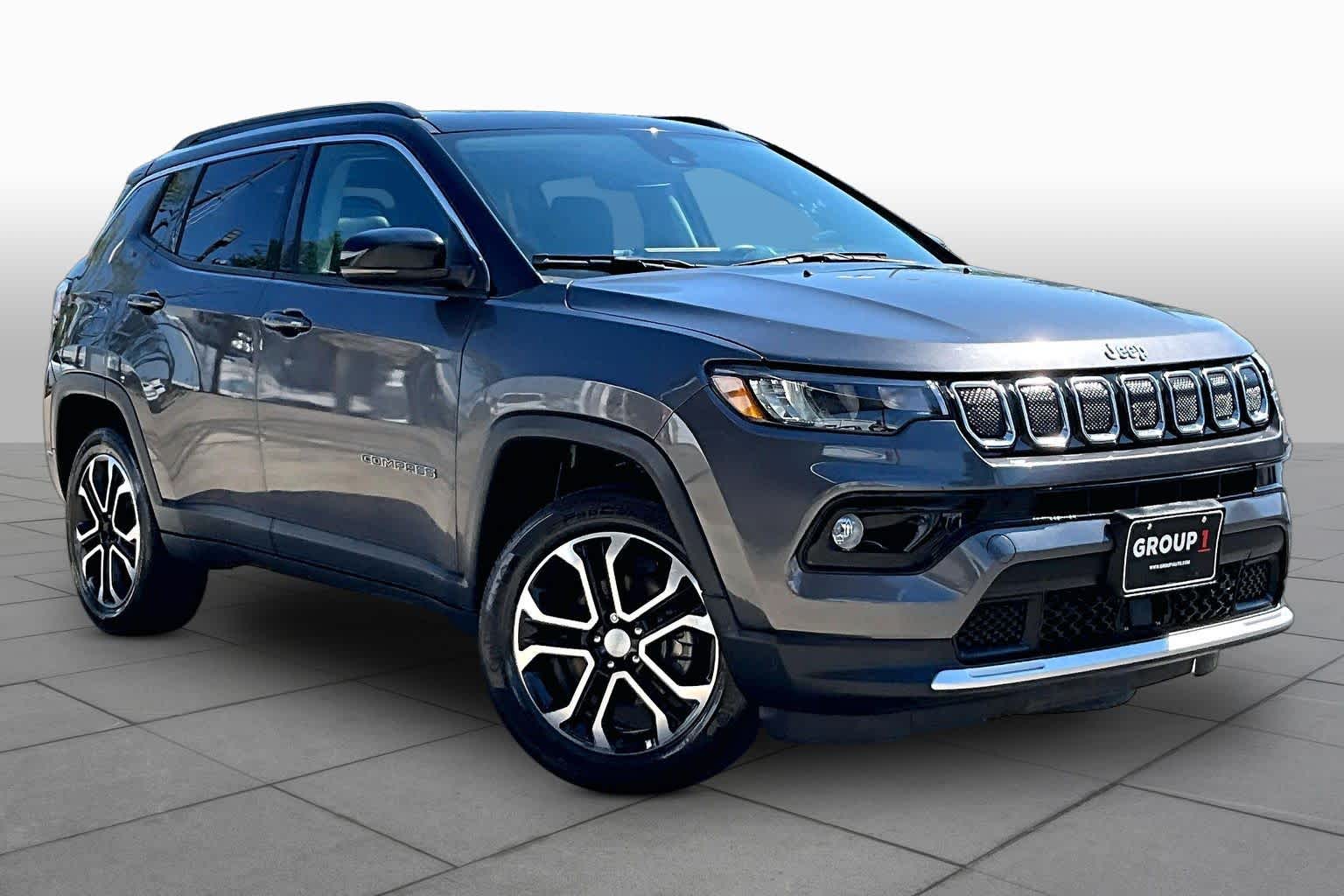 2022 Jeep Compass photo 3 of 33