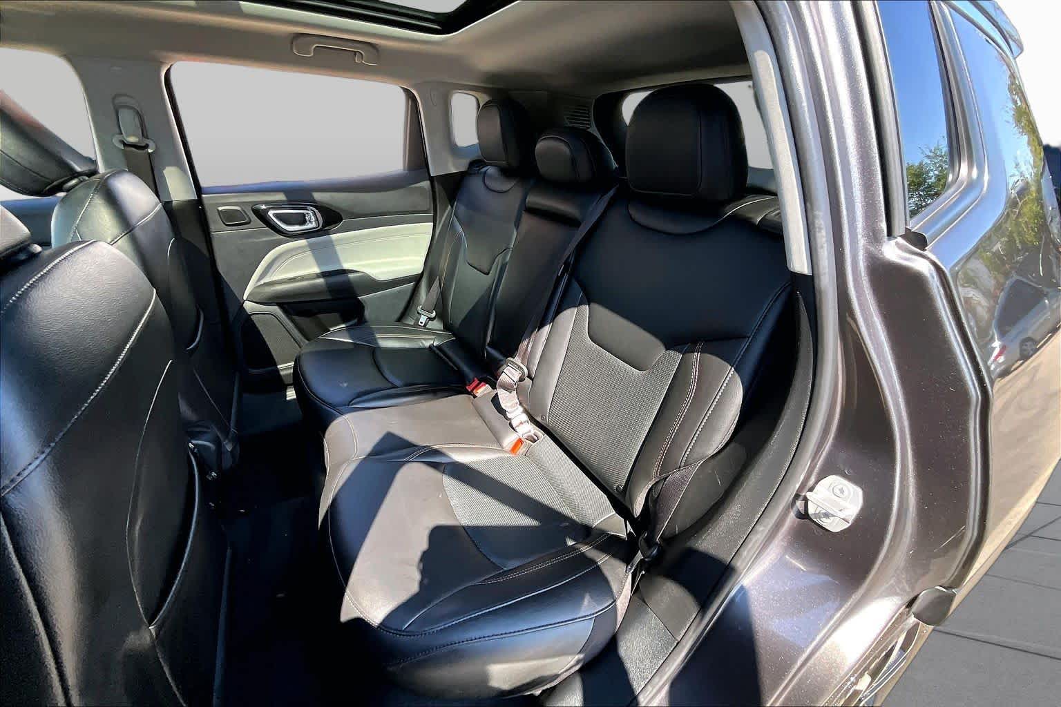 2022 Jeep Compass photo 18 of 33