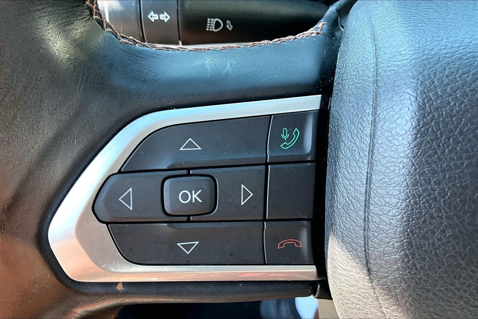 2022 Jeep Compass photo 31 of 33