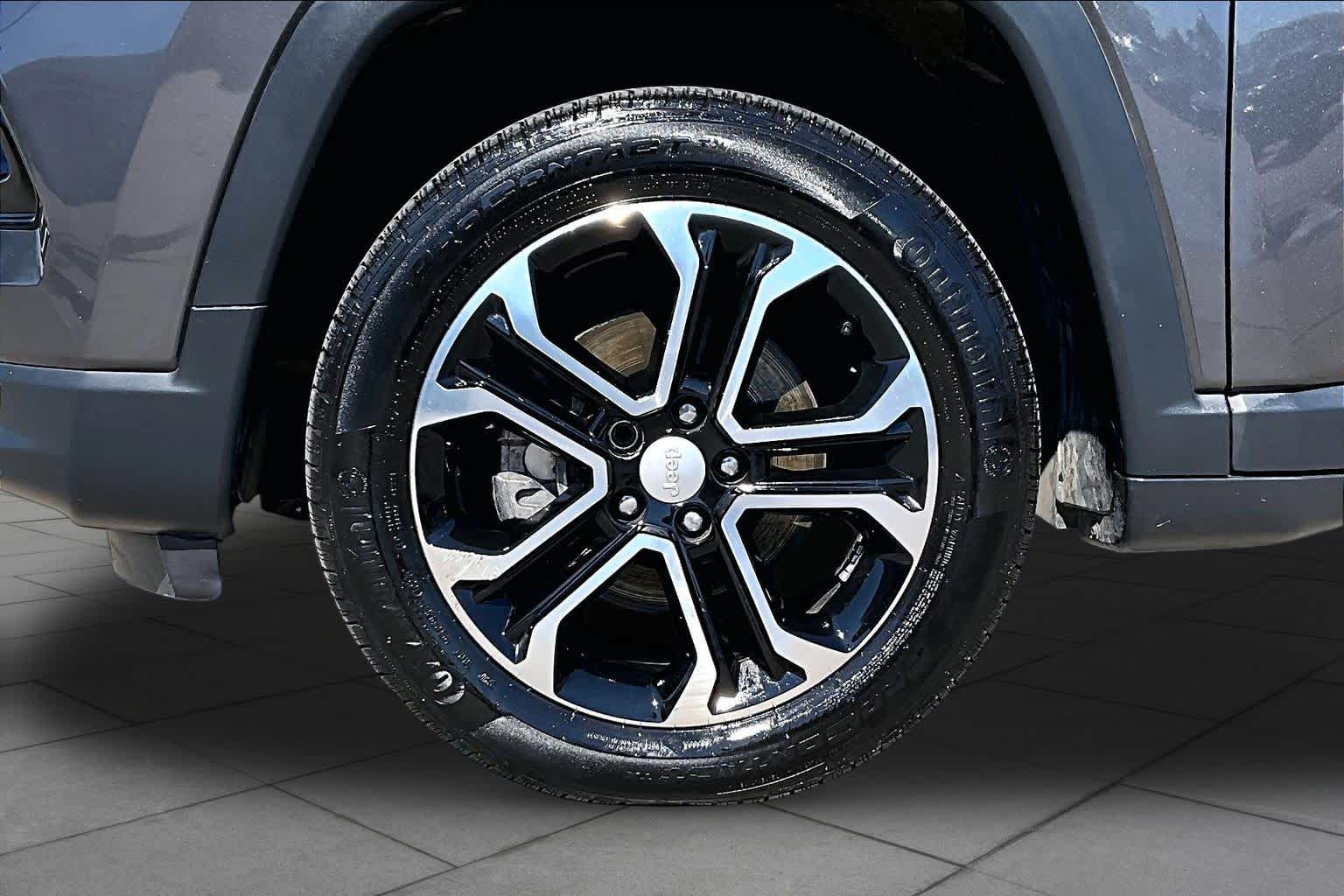 2022 Jeep Compass photo 11 of 33