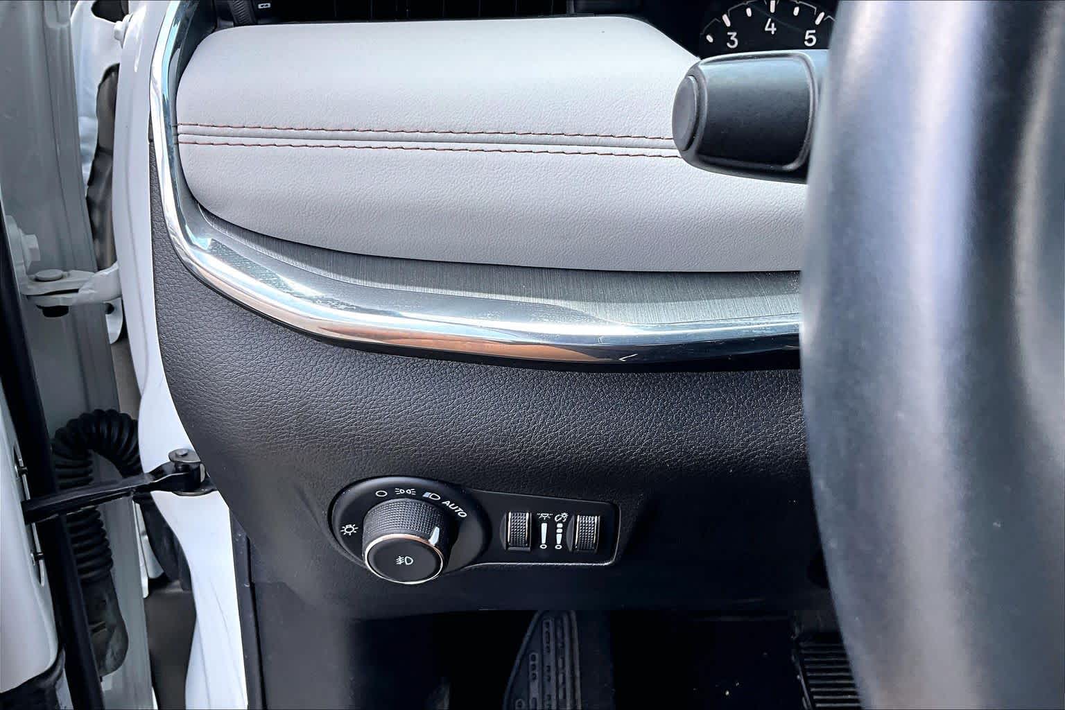 2022 Jeep Compass Limited Bright White Clearcoat at Tomball Chrysler Dodge Jeep Ram