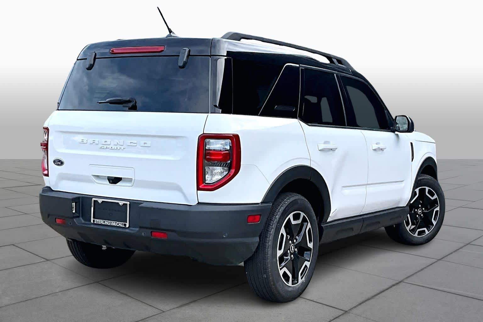 2022 Ford Bronco Sport Outer Banks Oxford White at Tomball Ford