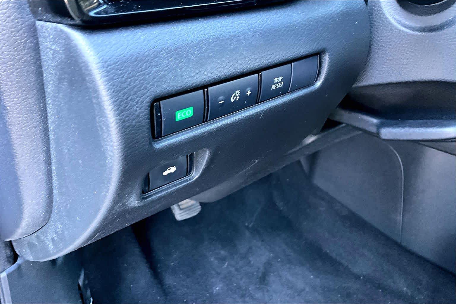 2020 Nissan Sentra photo 34 of 35