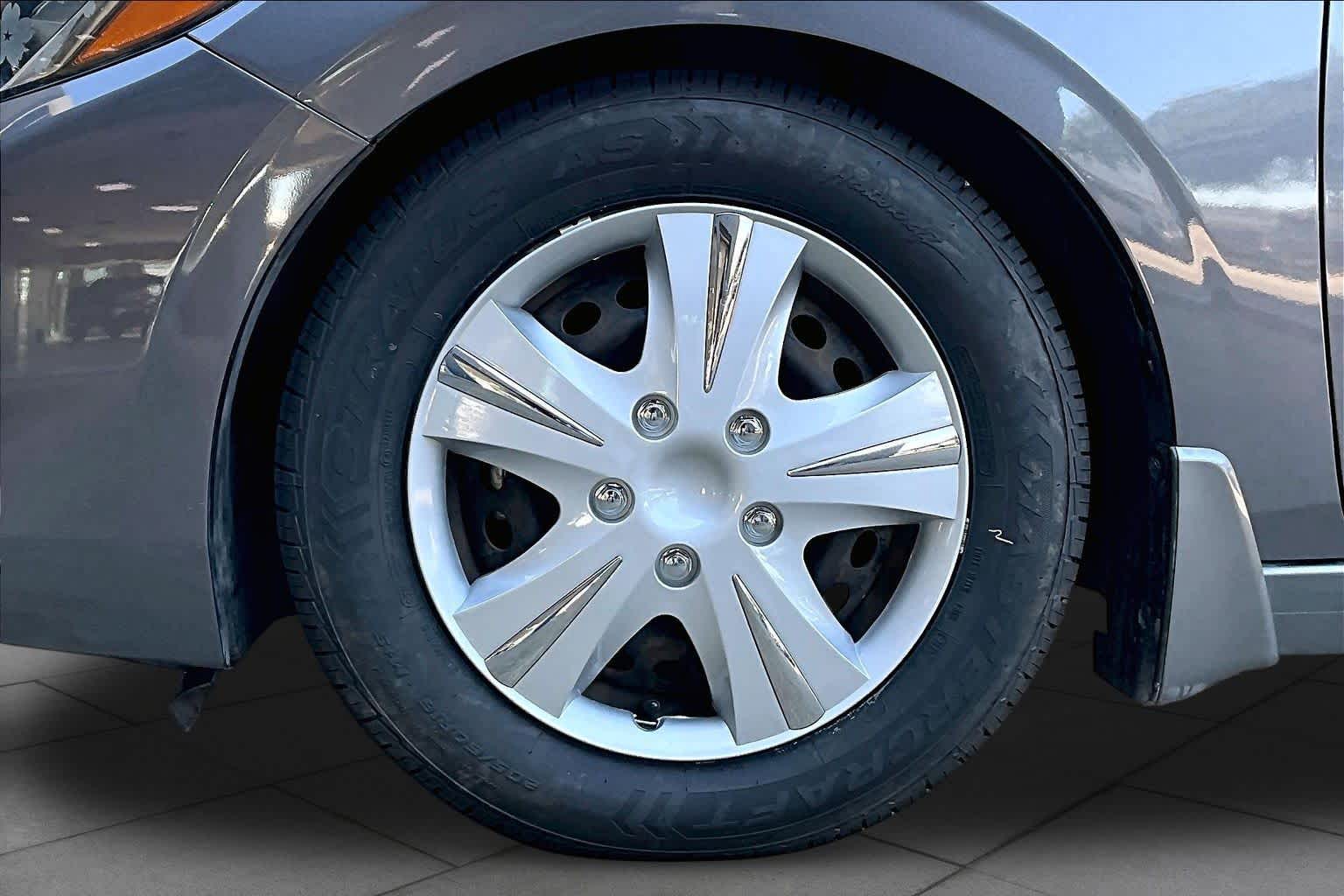 2020 Nissan Sentra photo 11 of 35