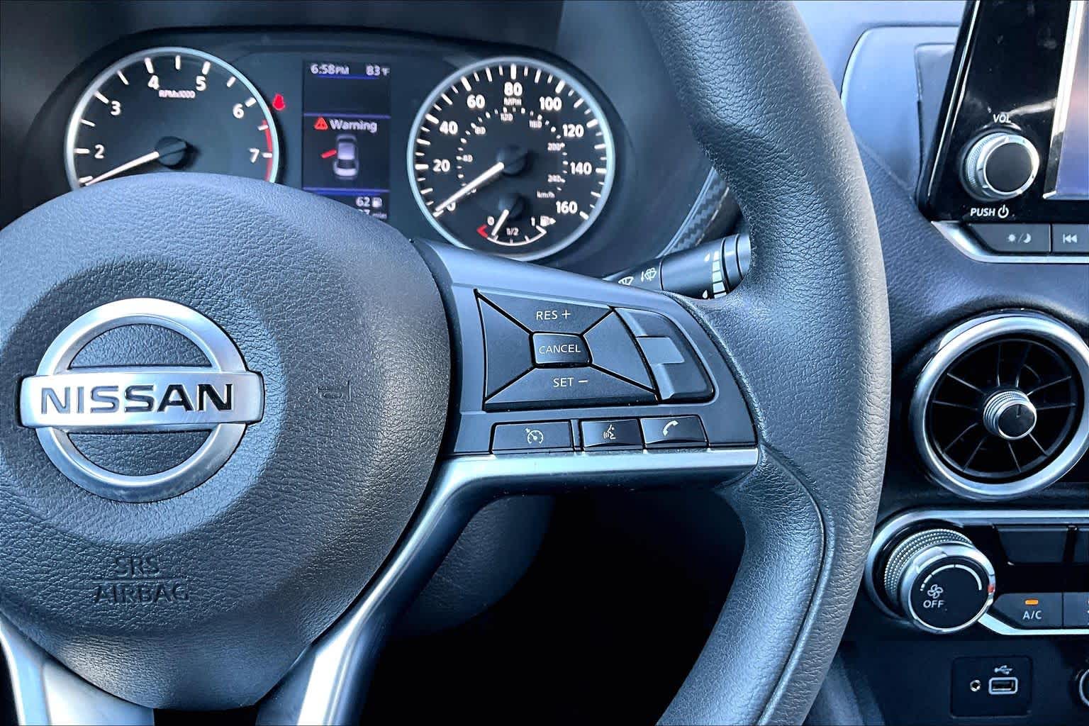 2020 Nissan Sentra photo 25 of 35
