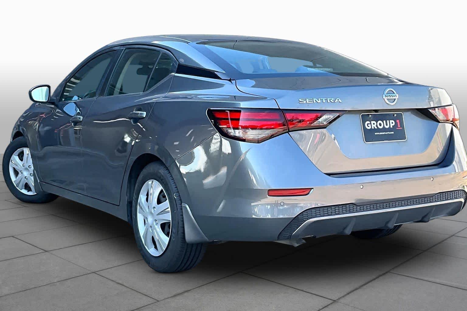 2020 Nissan Sentra photo 12 of 35