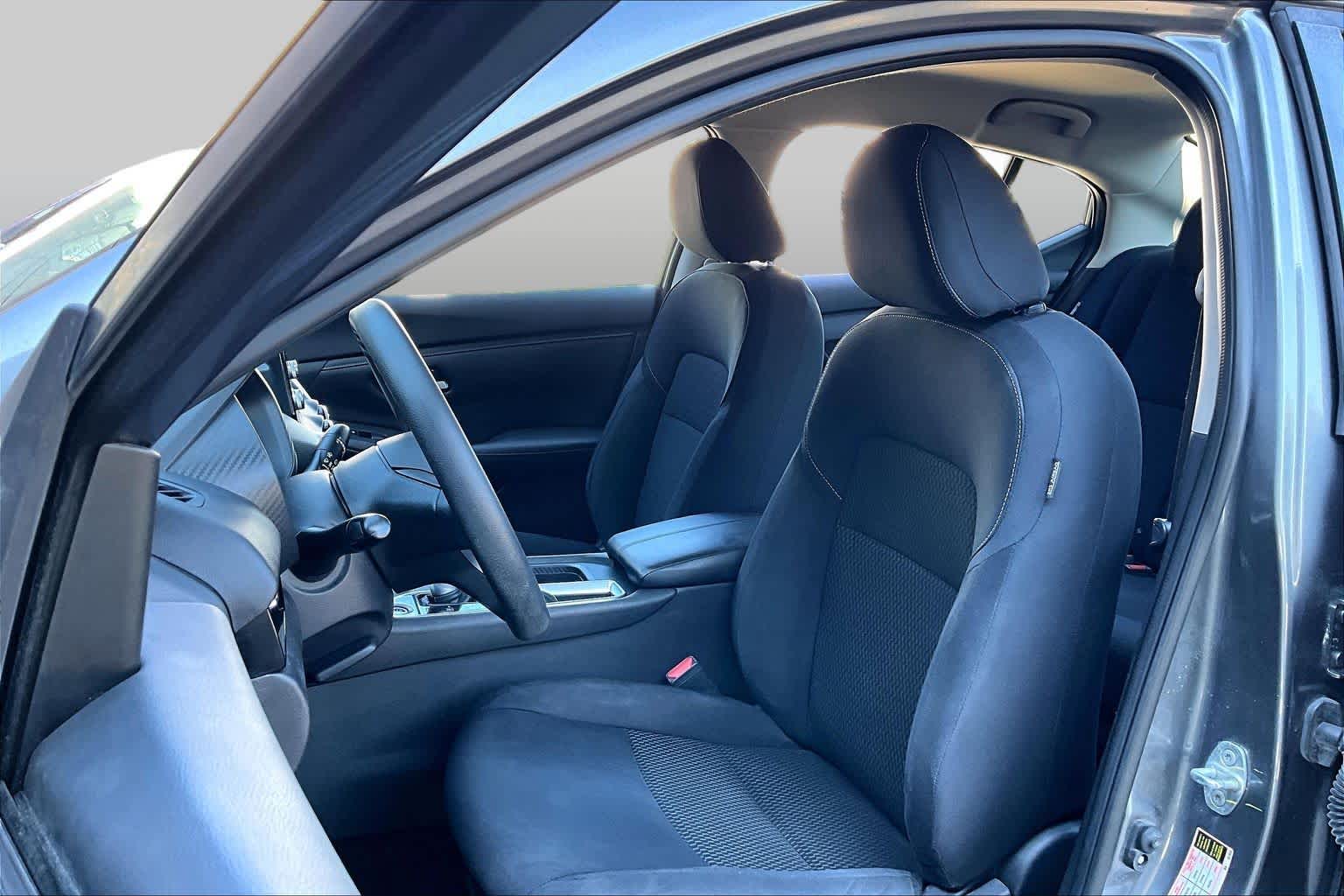2020 Nissan Sentra photo 8 of 35