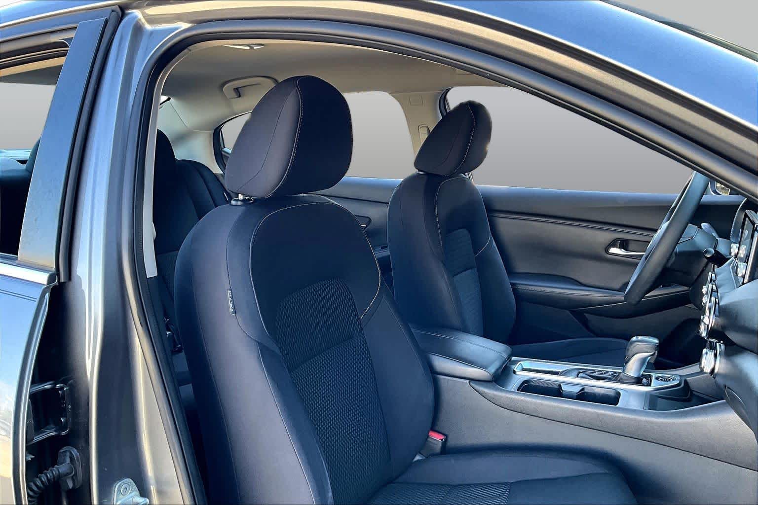 2020 Nissan Sentra photo 9 of 35