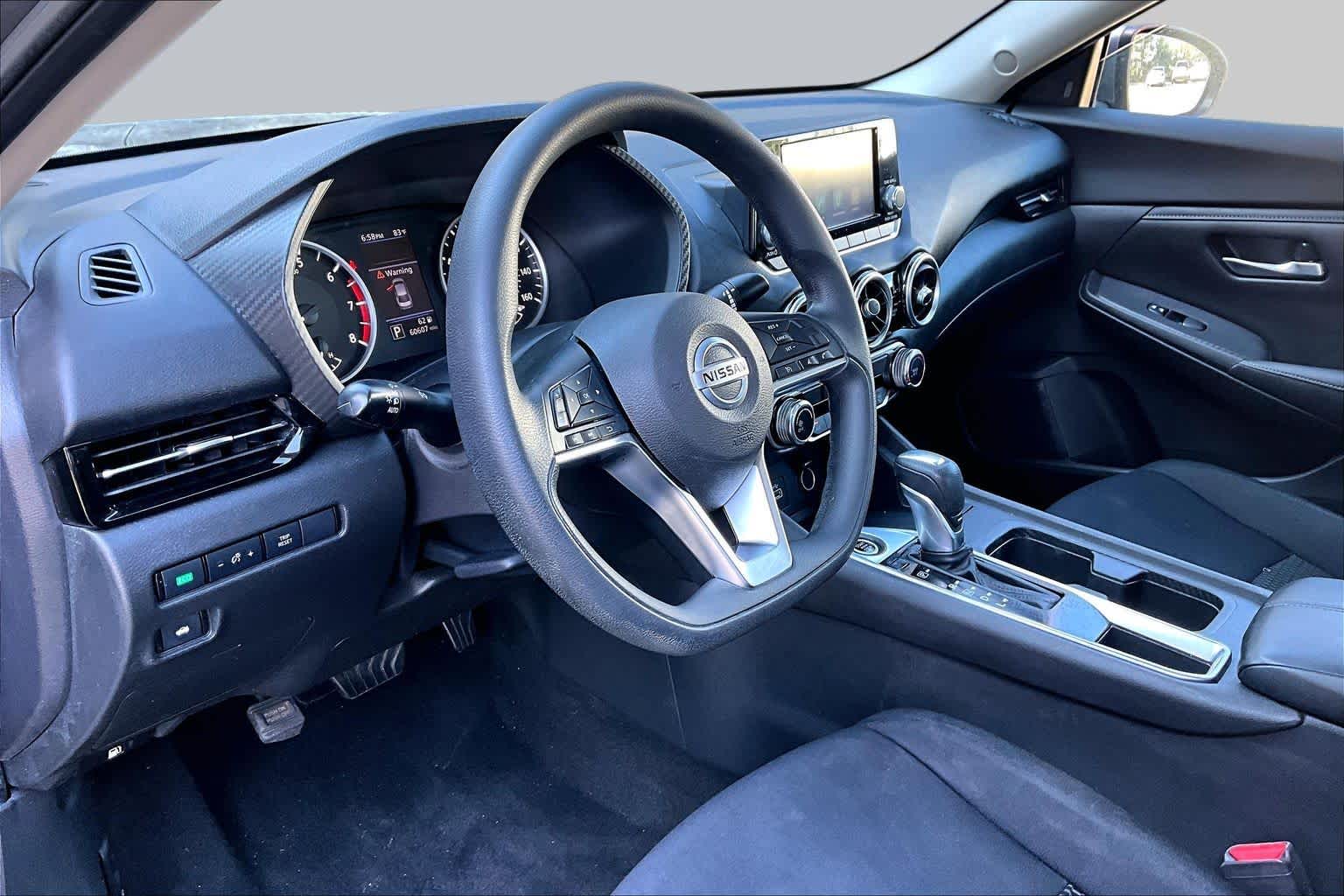 2020 Nissan Sentra photo 18 of 35