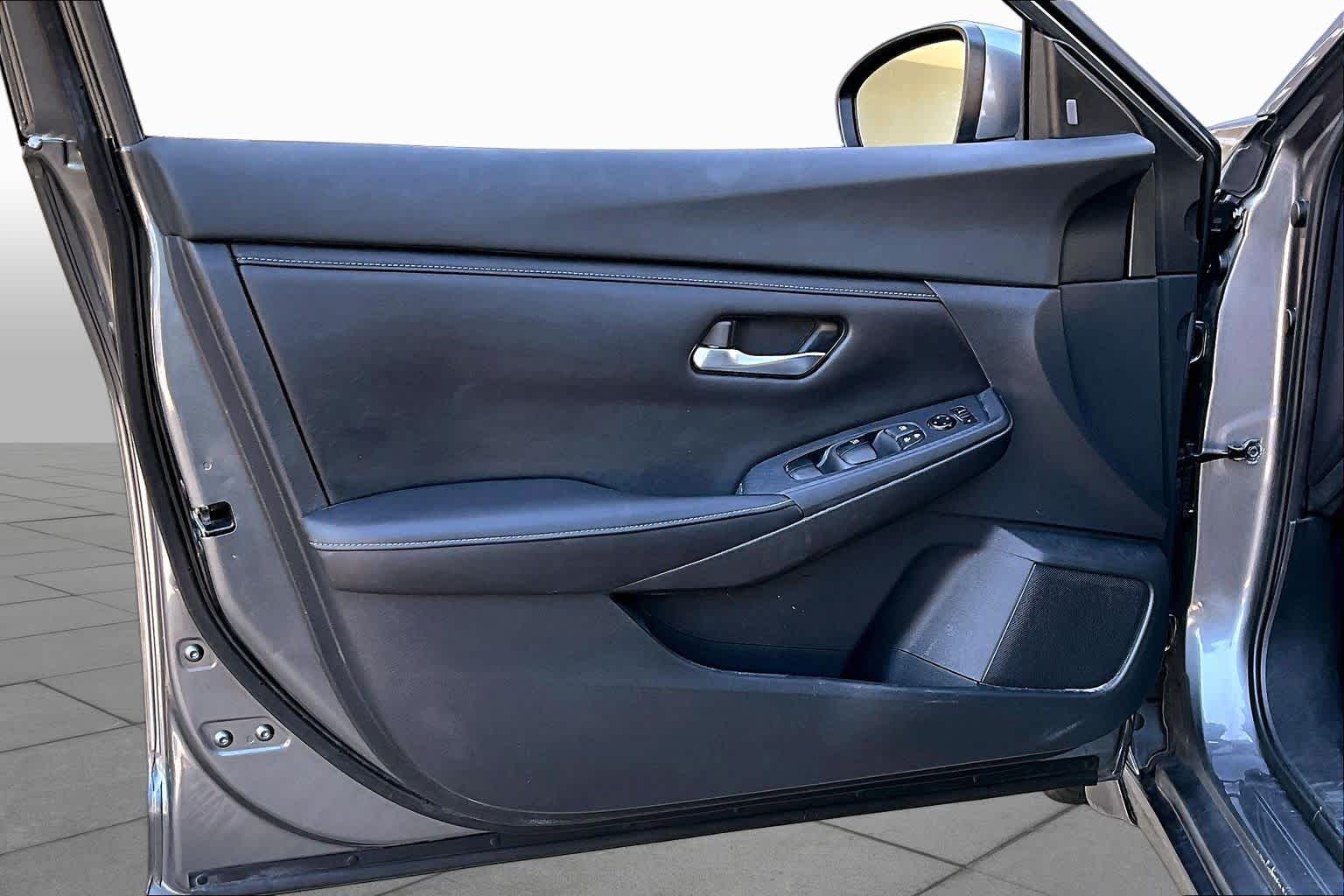 2020 Nissan Sentra photo 22 of 35
