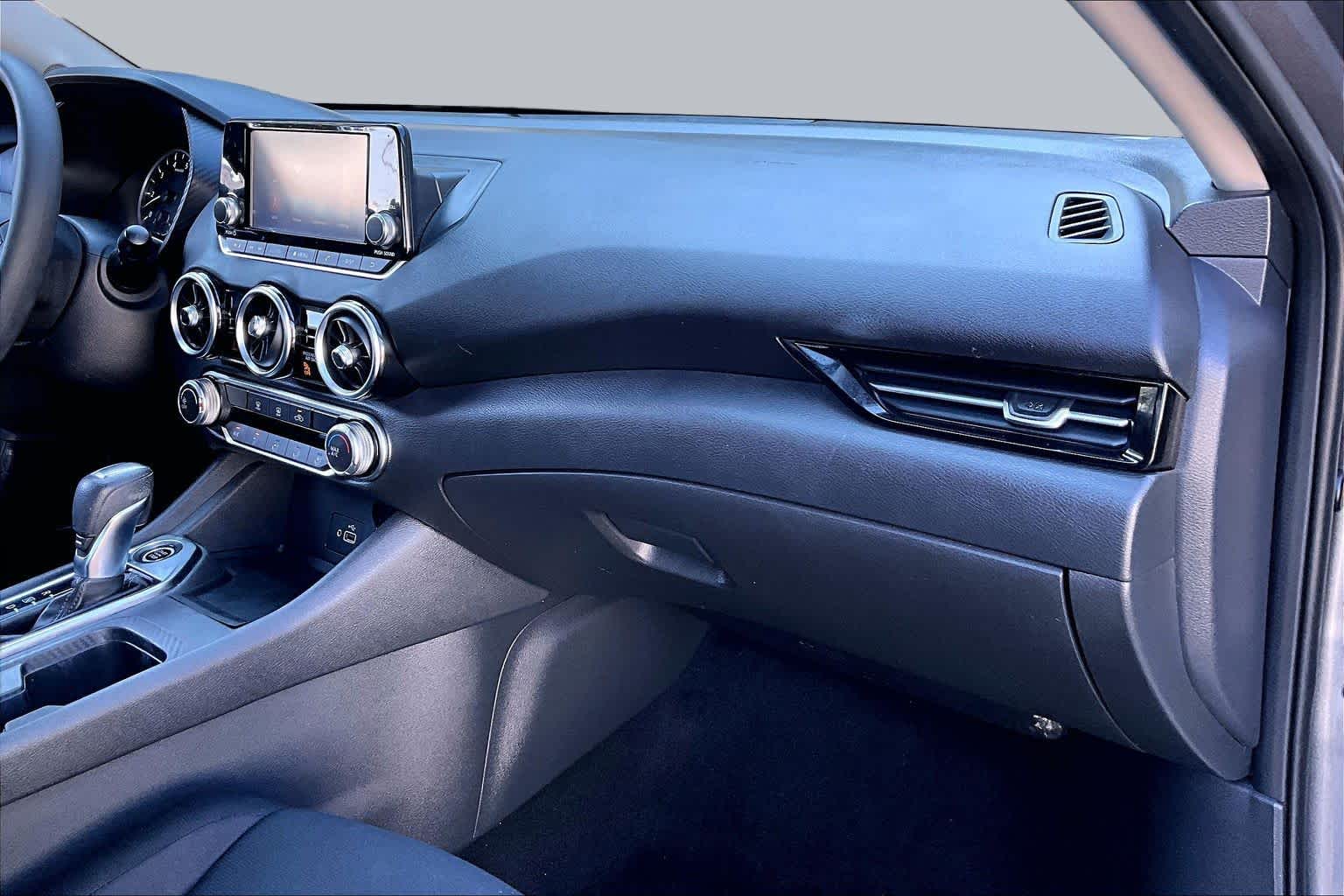 2020 Nissan Sentra photo 19 of 35