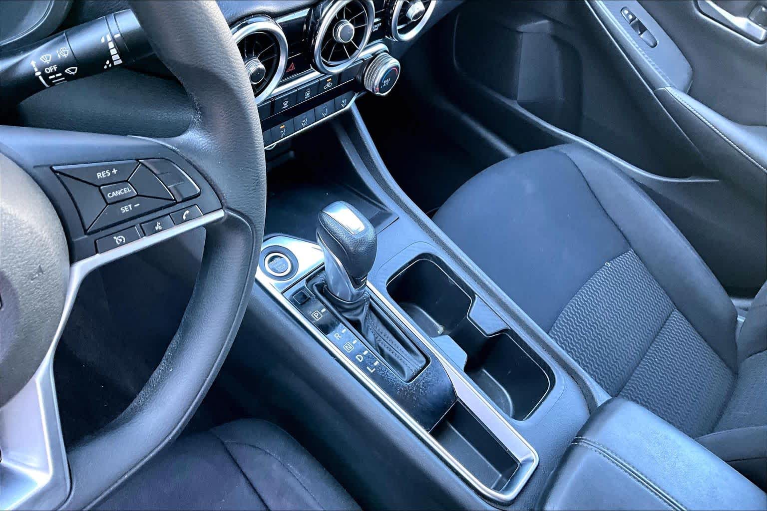 2020 Nissan Sentra photo 17 of 35