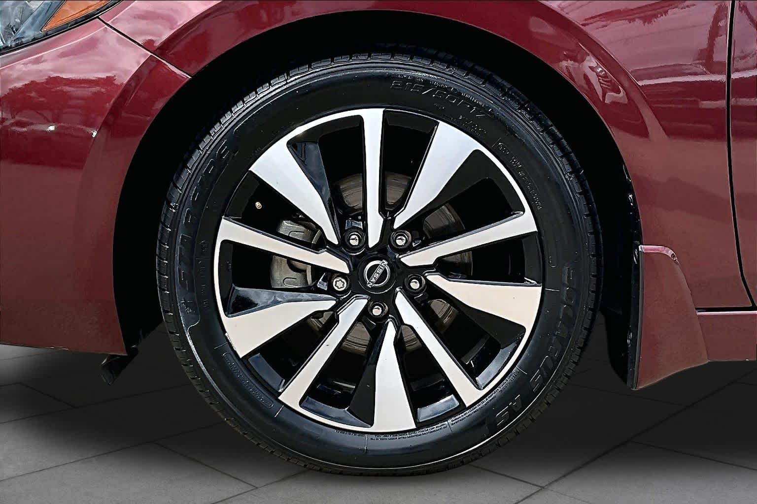 2024 Nissan Sentra photo 11 of 35