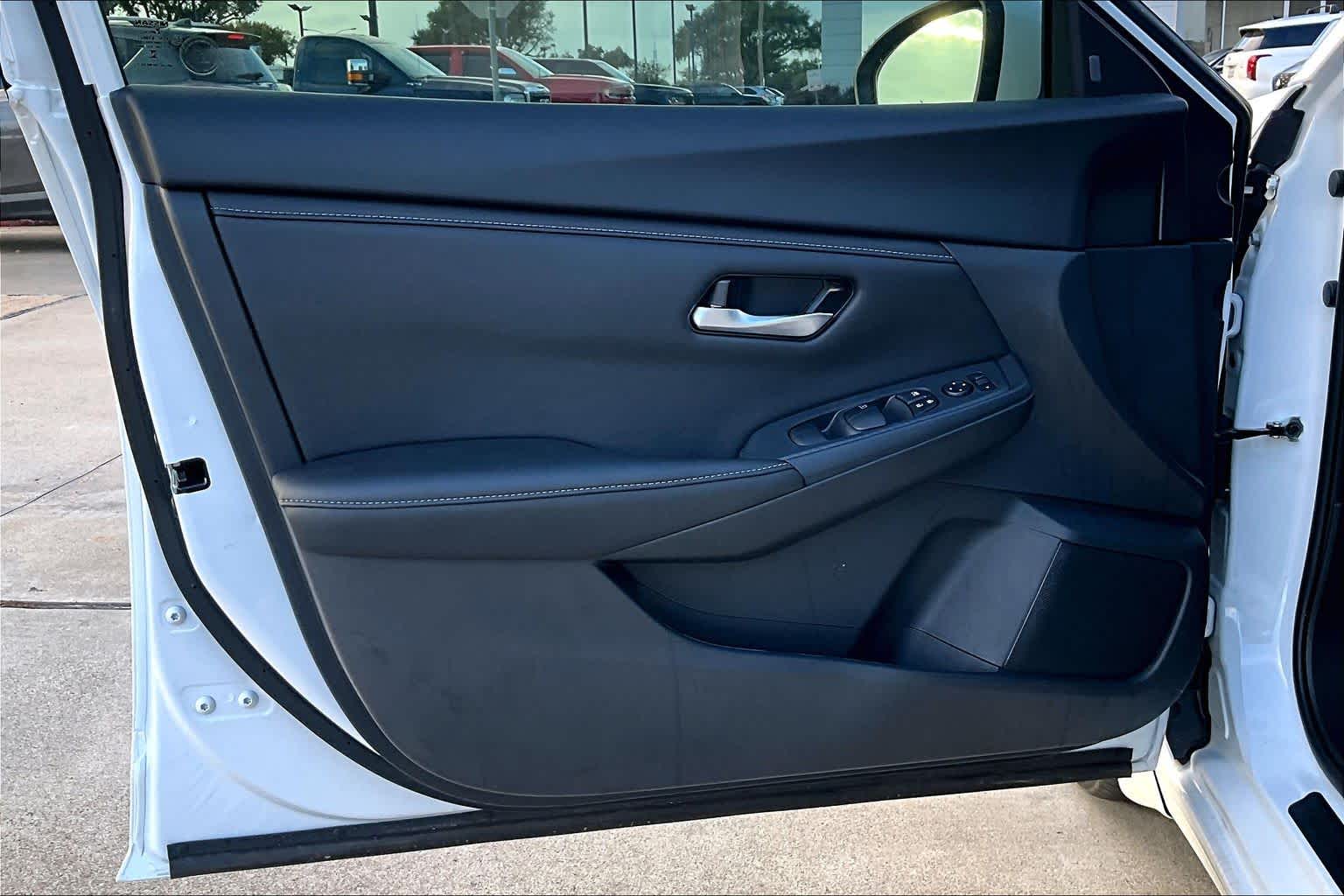 2025 Nissan Sentra SV Aspen White Tricoat at Sterling McCall Nissan