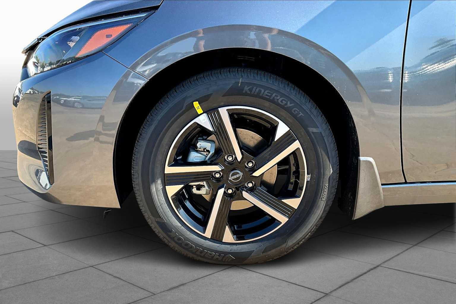 2025 Nissan Sentra SV - 8