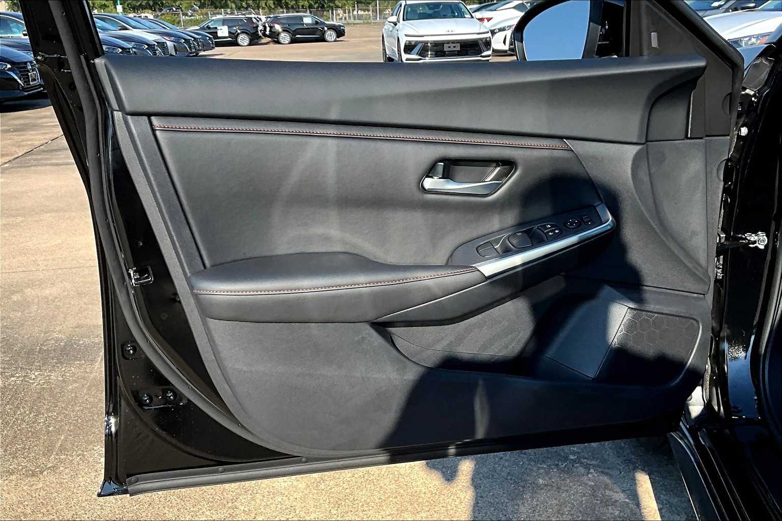 2025 Nissan Sentra SR Super Black at Tomball Chrysler Dodge Jeep Ram