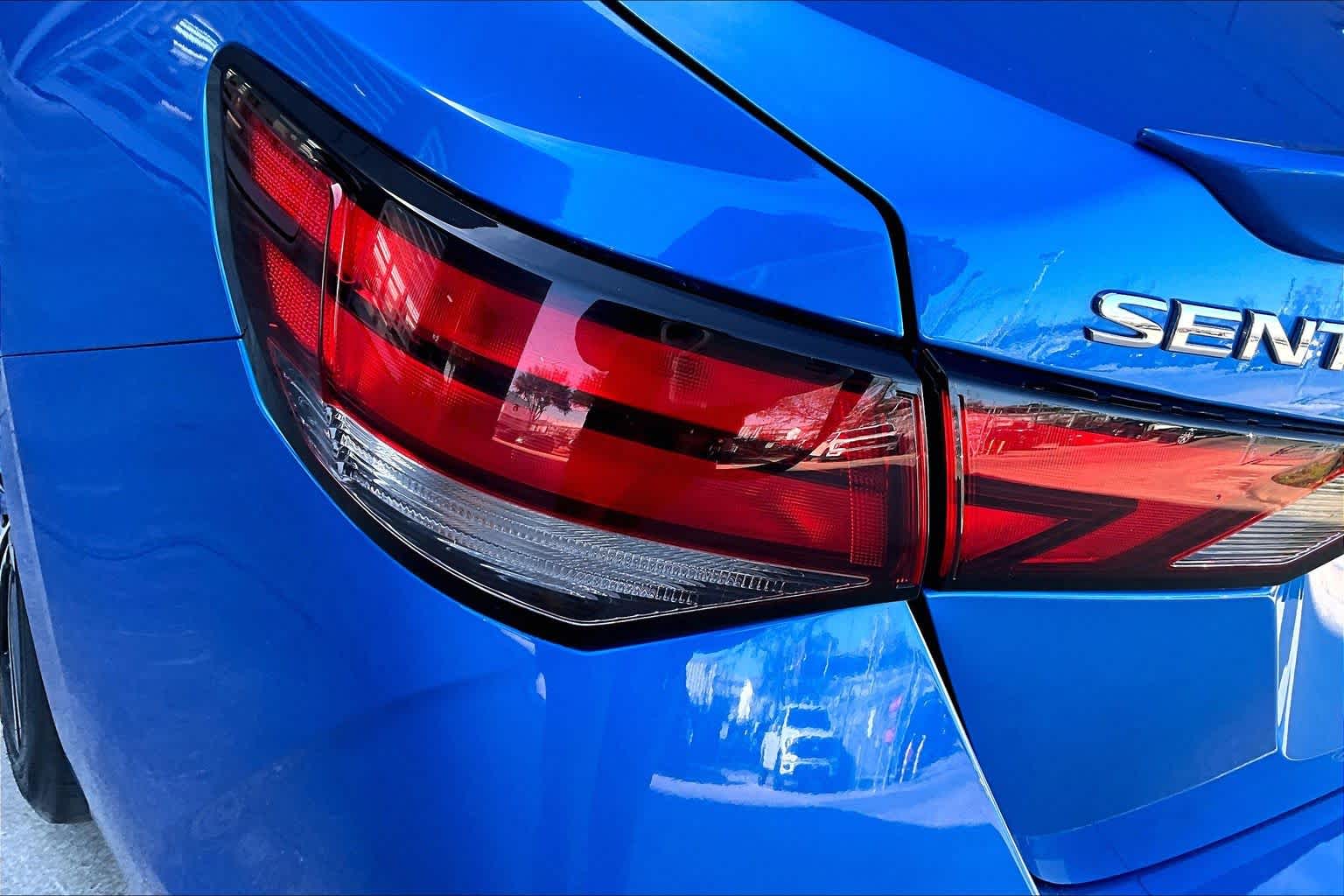 2022 Nissan Sentra SR Electric Blue Metallic at Sterling McCall Nissan