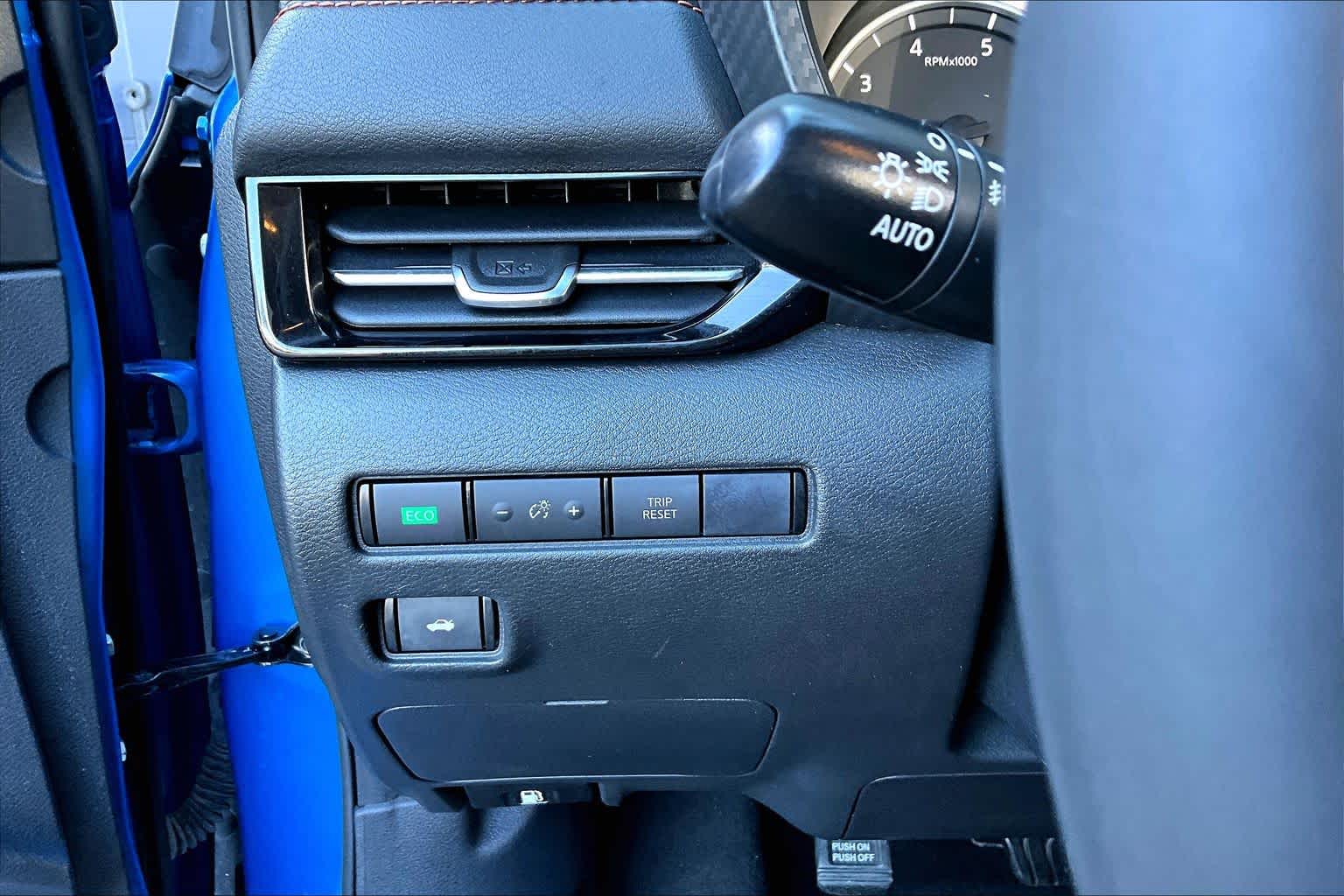 2022 Nissan Sentra SR Electric Blue Metallic at Sterling McCall Nissan