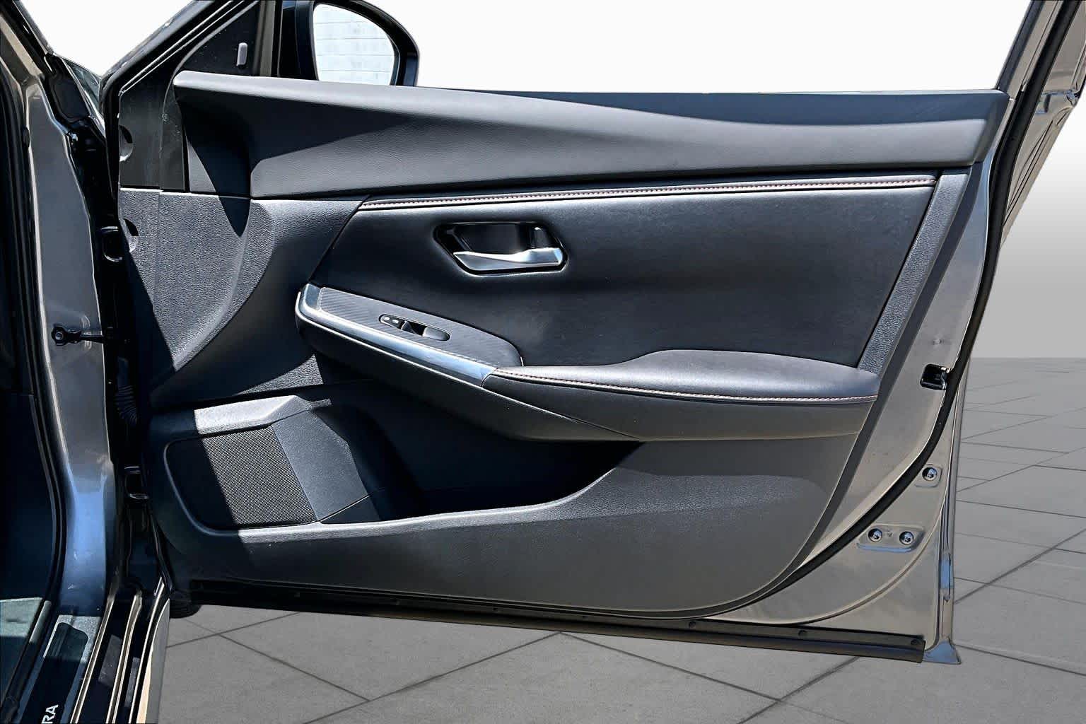 2023 Nissan Sentra SR Gun Metallic/Super Black at HGreg Houston