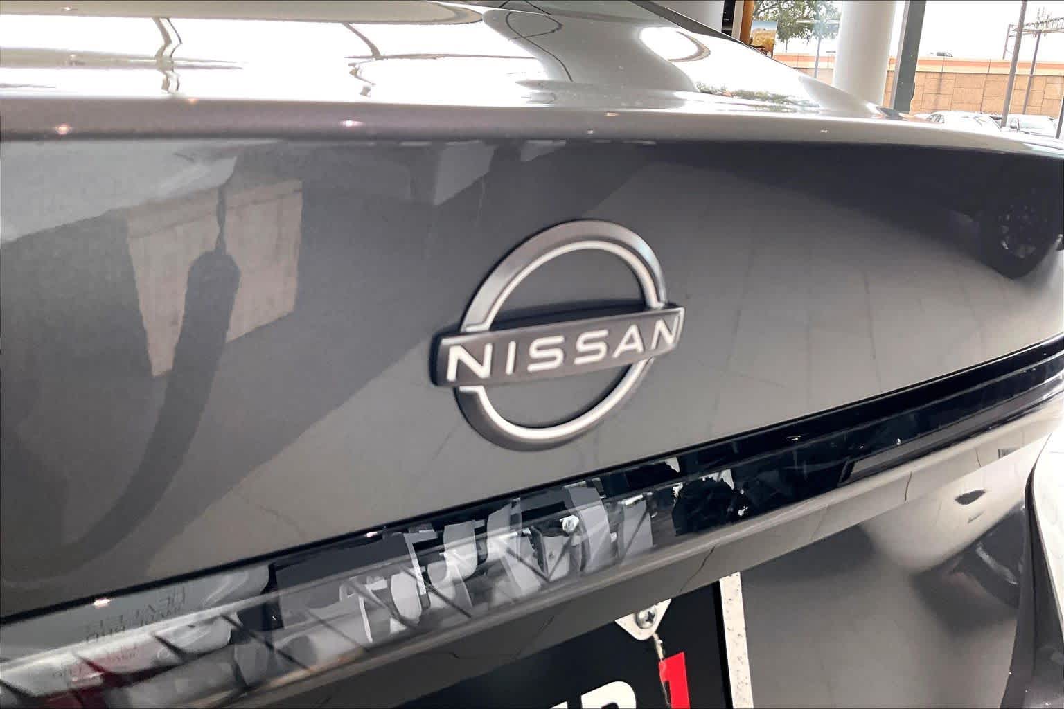 2026 Nissan Sentra photo 9 of 34