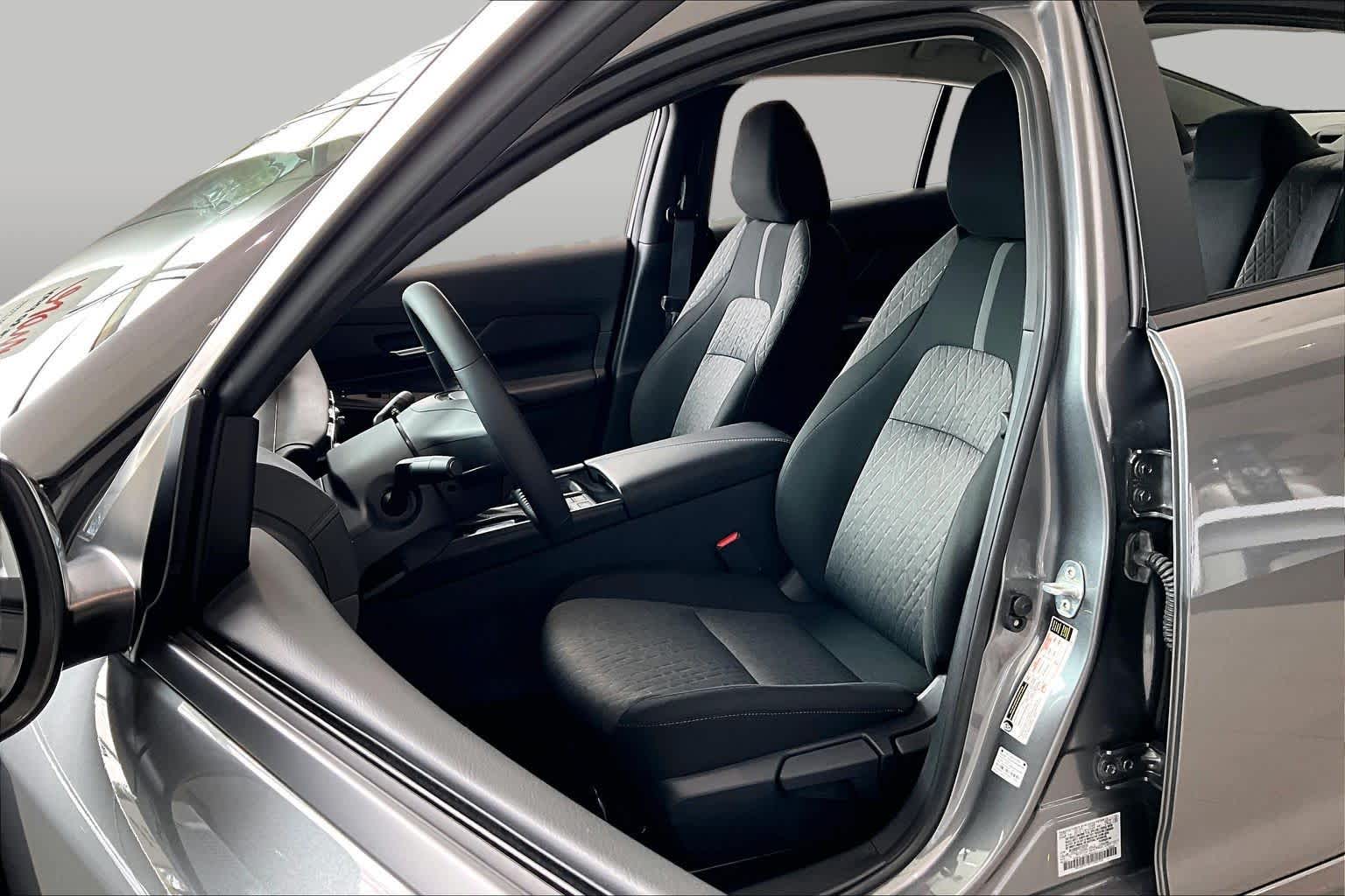 2026 Nissan Sentra photo 7 of 34