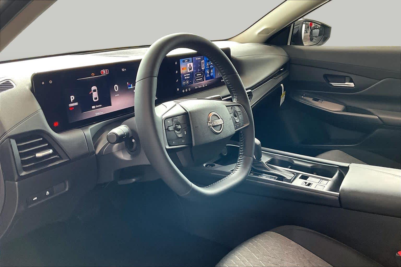 2026 Nissan Sentra photo 16 of 34