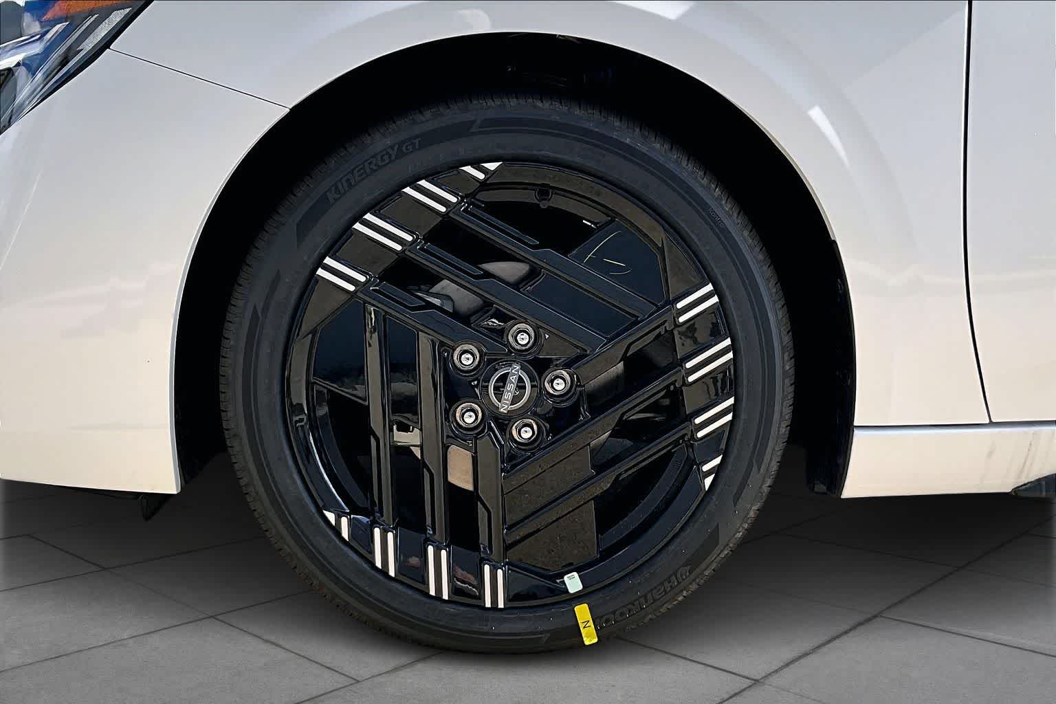 2026 Nissan Sentra SR Aspen White Tricoat/Super Black at Sterling McCall Nissan