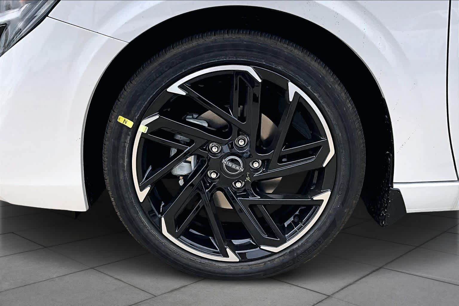 2026 Nissan Sentra SR Aspen White Tricoat/Super Black at HGreg Houston